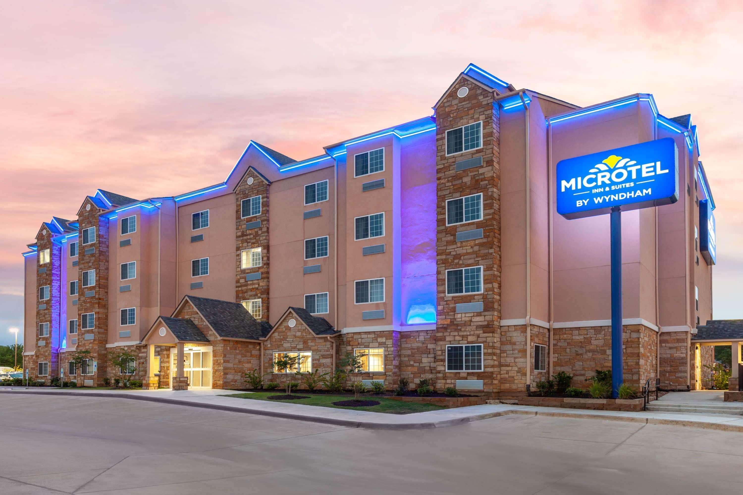 Microtel Inn & Suites By Wyndham College Station Exterior foto