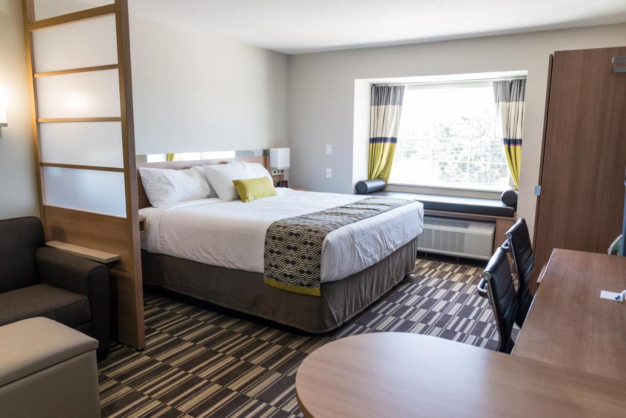 Microtel Inn & Suites By Wyndham College Station Exterior foto